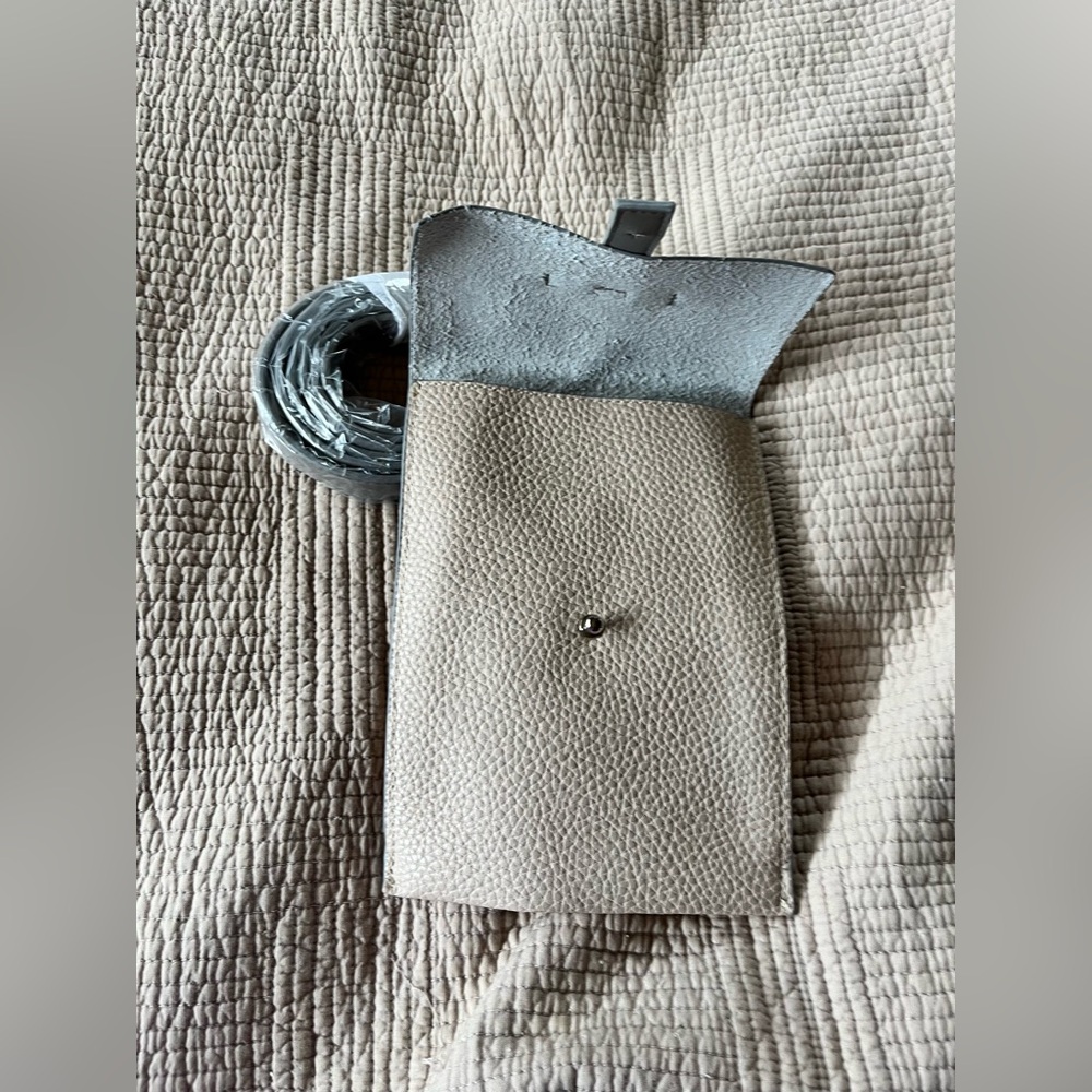 Small crossbody - Picture 2 of 8